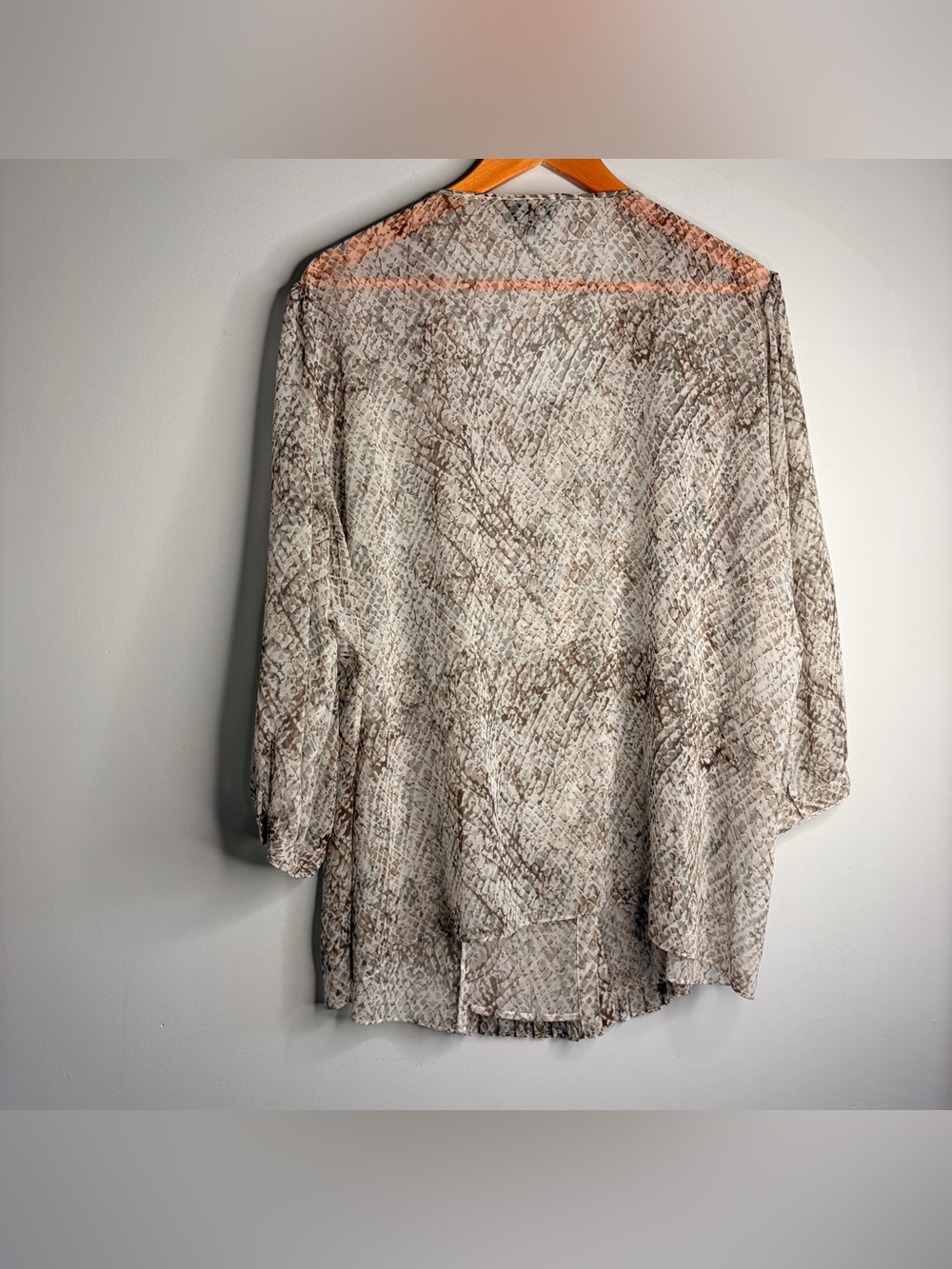 Talbots Sheer Neutral Snake-Print Pleated Blouse Plus Size 20W - Picture 3 of 5